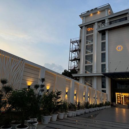 The Mudra Hotel فاراناسي المظهر الخارجي الصورة