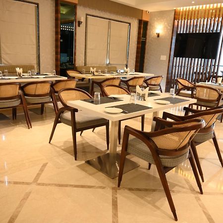 The Mudra Hotel فاراناسي المظهر الخارجي الصورة