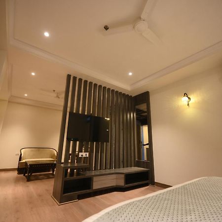 The Mudra Hotel فاراناسي المظهر الخارجي الصورة
