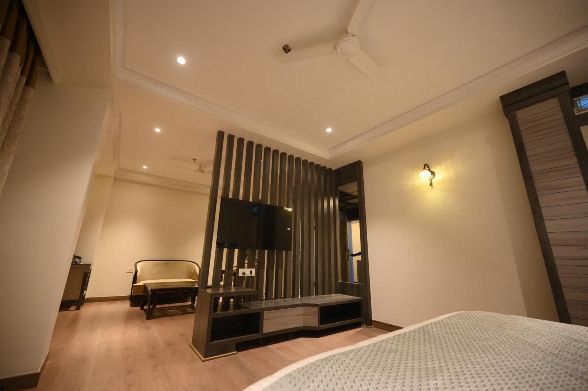 The Mudra Hotel فاراناسي المظهر الخارجي الصورة