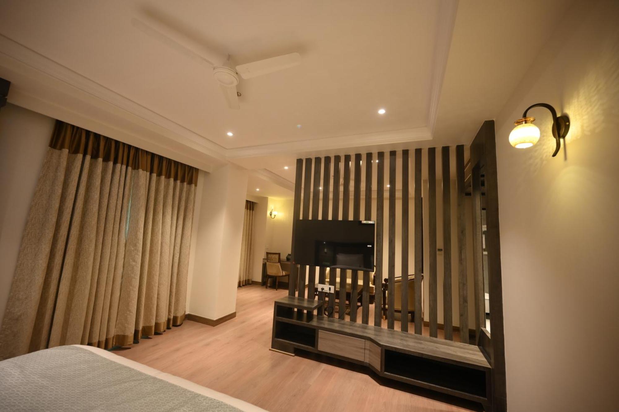 The Mudra Hotel فاراناسي المظهر الخارجي الصورة