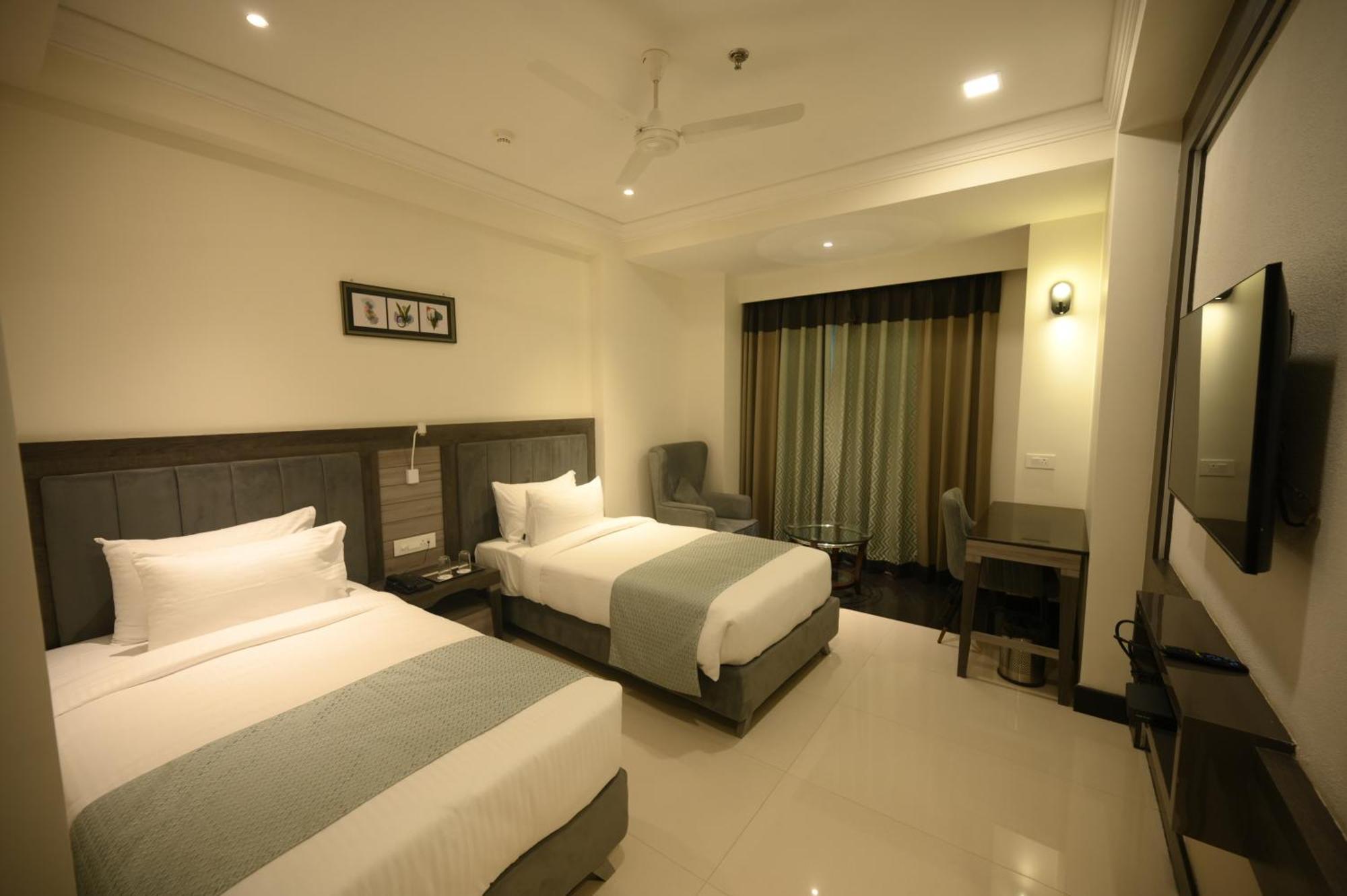 The Mudra Hotel فاراناسي المظهر الخارجي الصورة