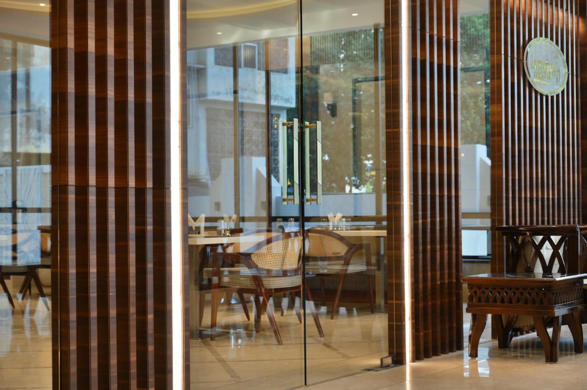 The Mudra Hotel فاراناسي المظهر الخارجي الصورة